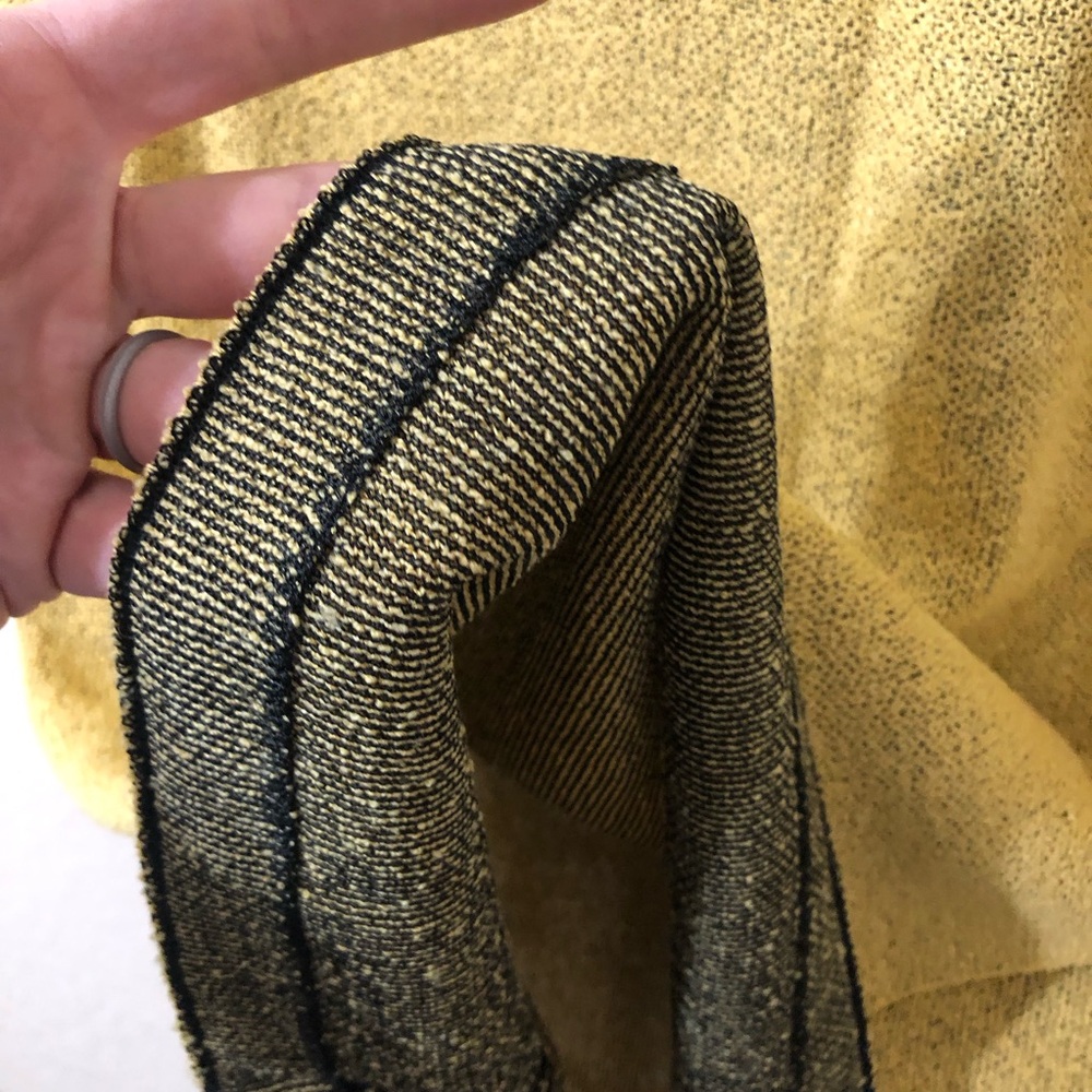 NWT St. John Collection Wool Blend Yellow & Black Textured Pencil Skirt Size 14 - Picture 4 of 6